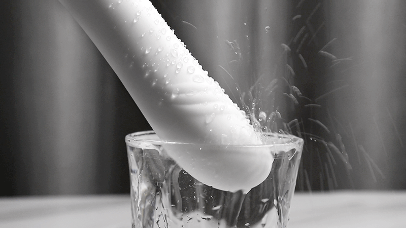 Dương vật giả 14.gif